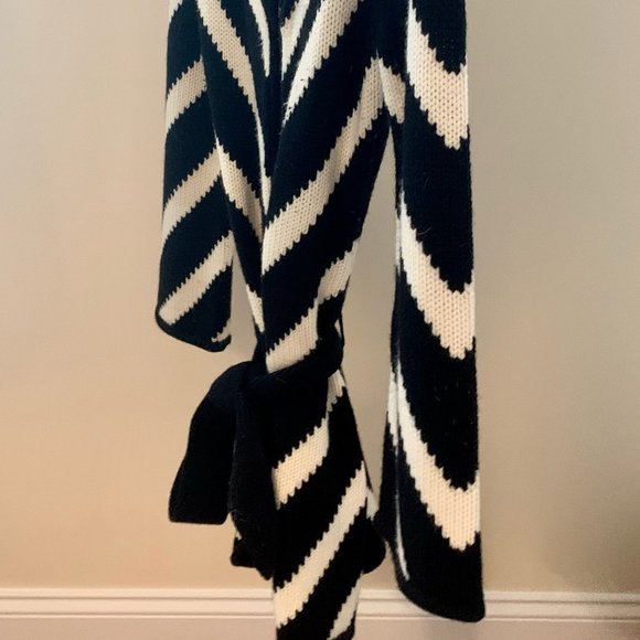 Alice & Olivia Chevron Tie Sweater - Picture 4 of 12